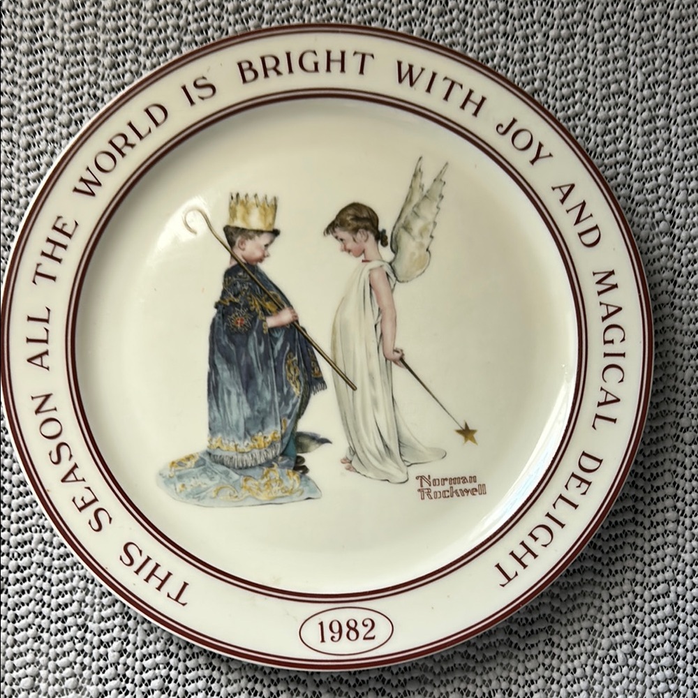 Norman Rockwell 1982 limited edition decorative Christmas holiday plate